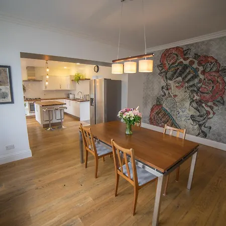 Luxurious Victorian In Charming Cotham * בריסטול