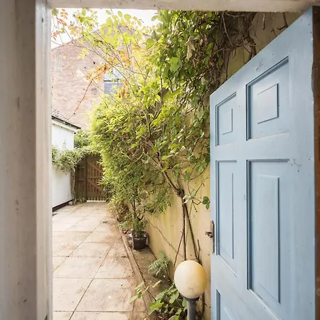 וילה Luxurious Victorian In Charming Cotham
