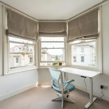Luxurious Victorian In Charming Cotham Villa Bristol