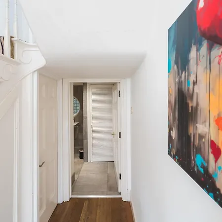 וילה Luxurious Victorian In Charming Cotham *