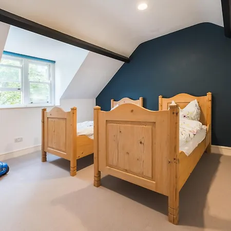 Vila Luxurious Victorian In Charming Cotham Bristol