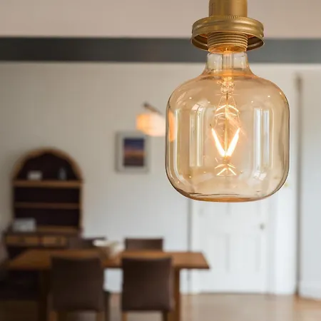 Luxurious Victorian In Charming Cotham *
