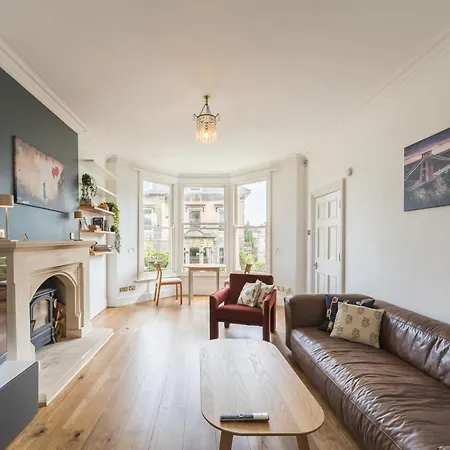 וילה Luxurious Victorian In Charming Cotham