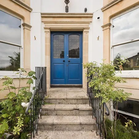 Luxurious Victorian In Charming Cotham Villa