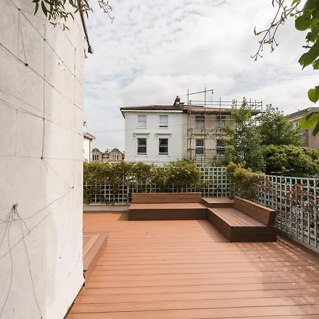 Luxurious Victorian In Charming Cotham Villa Bristol