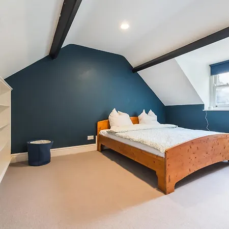 Luxurious Victorian In Charming Cotham Villa Bristol