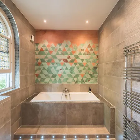 וילה Luxurious Victorian In Charming Cotham