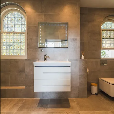 Villa Luxurious Victorian In Charming Cotham Bristol