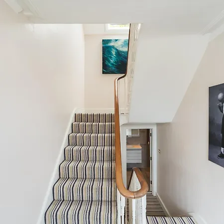 Luxurious Victorian In Charming Cotham Villa Bristol